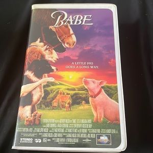 Babe A Little Pig Goes A Long Way. VHS